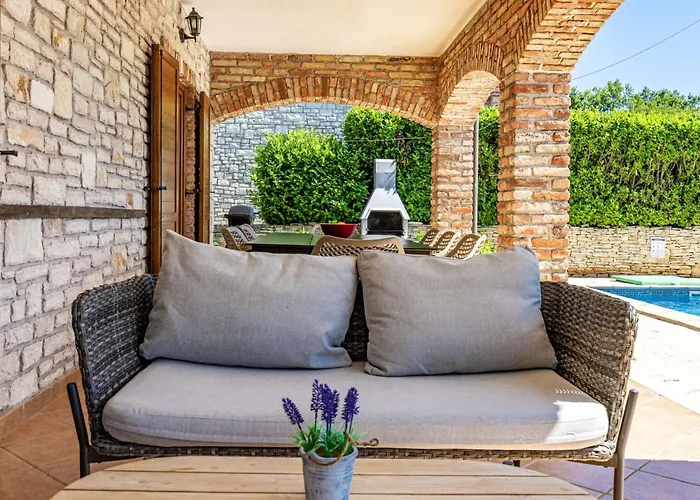 Lara By Interhome Feriehus Cabrunici